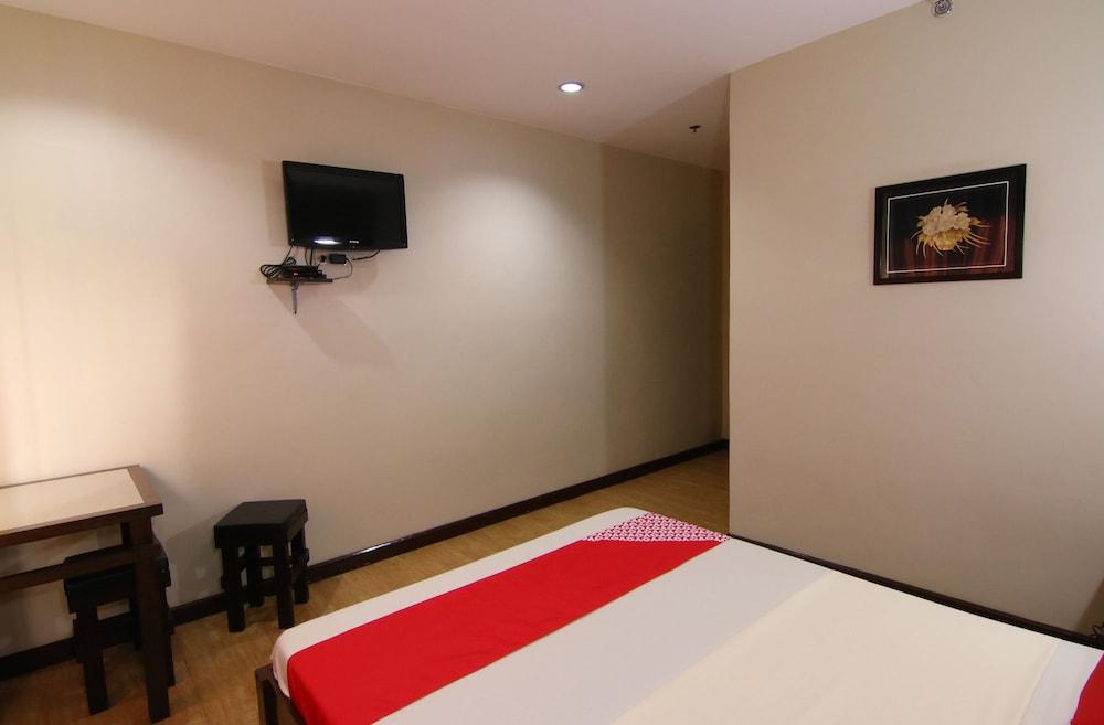 Oyo 110 Asiatel Hotel Pasay Extérieur photo