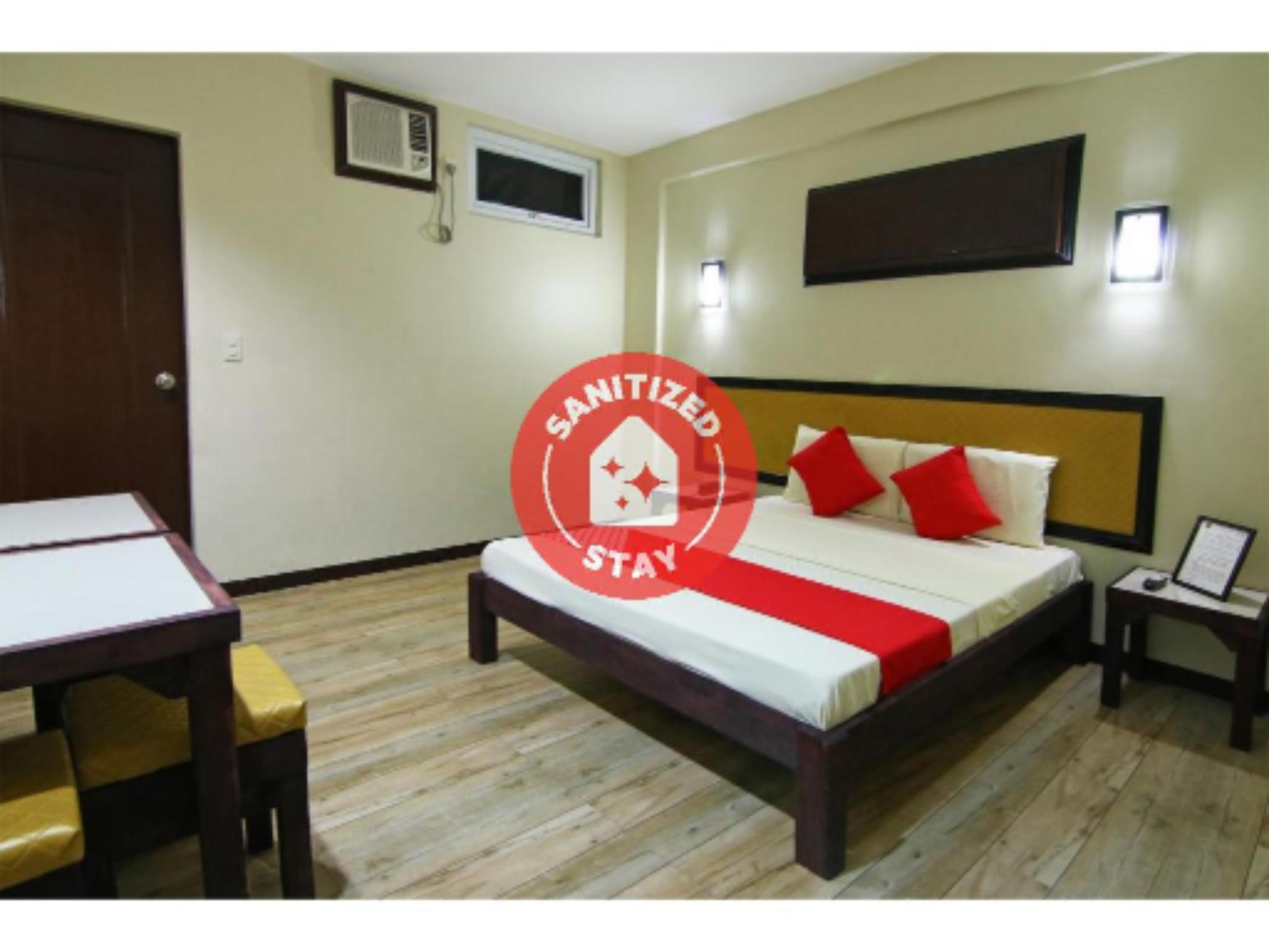Oyo 110 Asiatel Hotel Pasay Extérieur photo